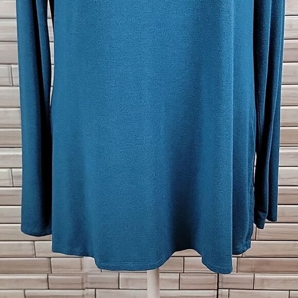 Halston essentials long sleeve crewneck top Size XS - Picture 3 of 11